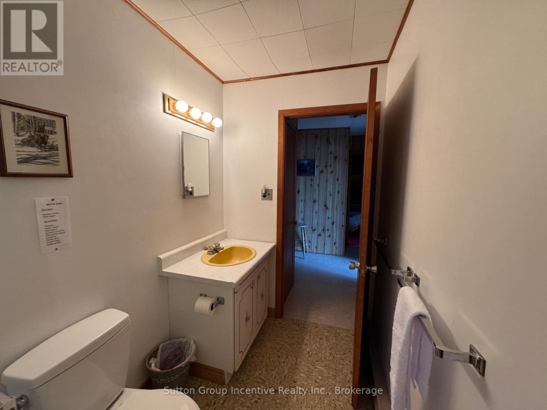 1017 Goldfinch Court, Sparrow Lake