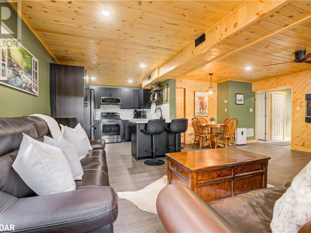 1105 LAKESHORE ROAD Road, Gooderham Lake