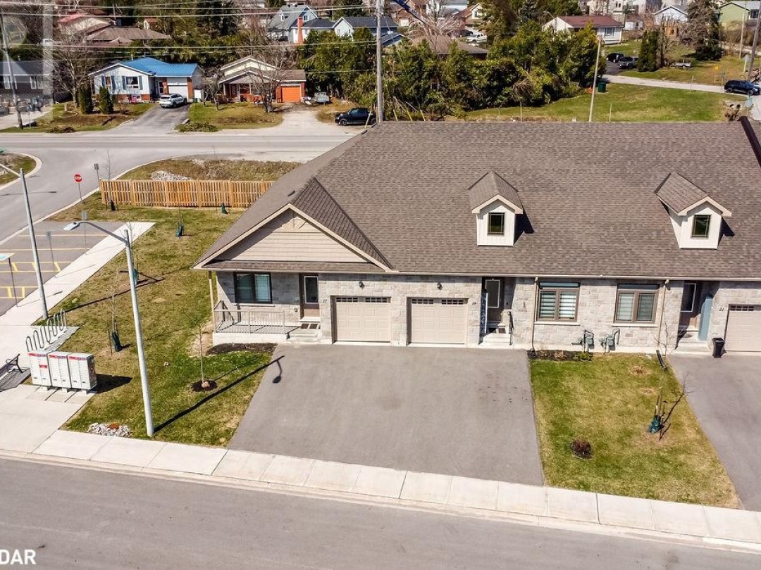 19 LEANNES Way, Orillia