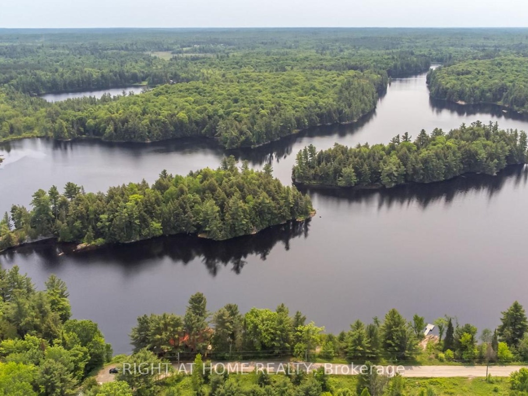 235 Loch Erne Road, Vowel Lake