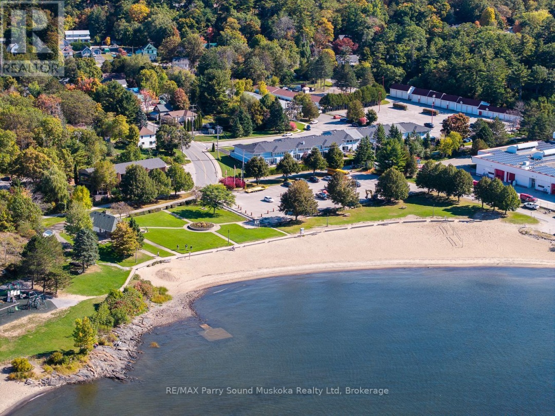 18 GEORGIAN BAY AVENUE, 