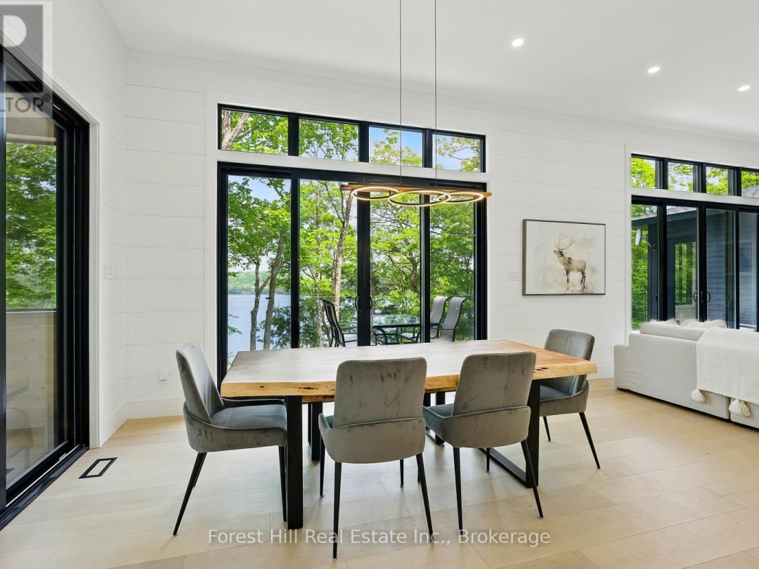 22 Long And Winding Road Road, Silver Lake