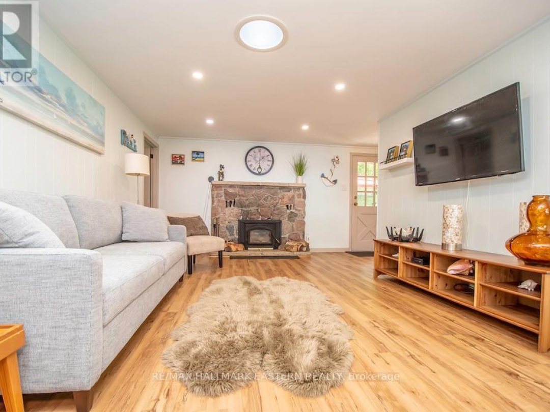 26 Manitou Lane, Pigeon Lake