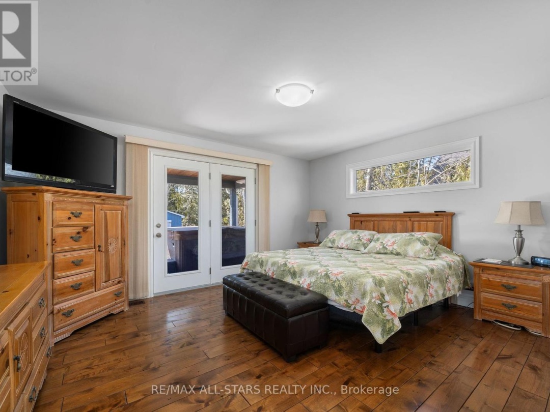 210 Moorings Drive, Burnt Lake