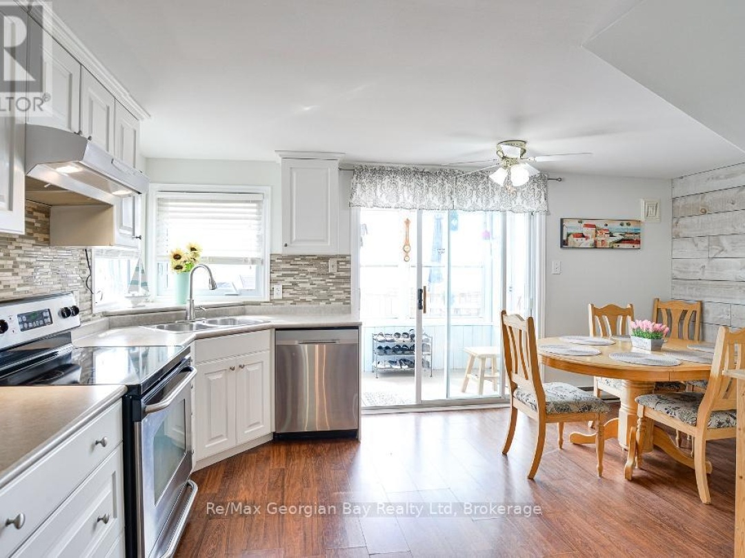 BEACH CHALET #3 - 1230 GRANDVIEW LODGE ROAD, 