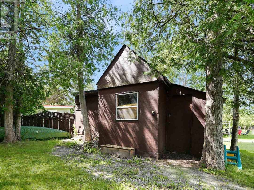 43 Sturgeon Glen Road, Sturgeon Lake