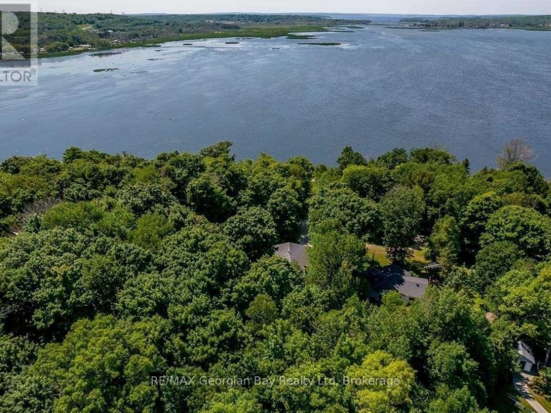 1745 TWIN OAKS CRESCENT, 