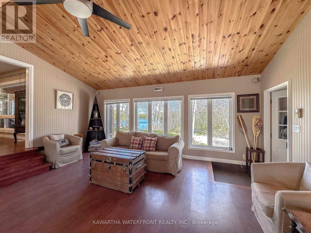 1170 ENGLISH CIRCLE, 