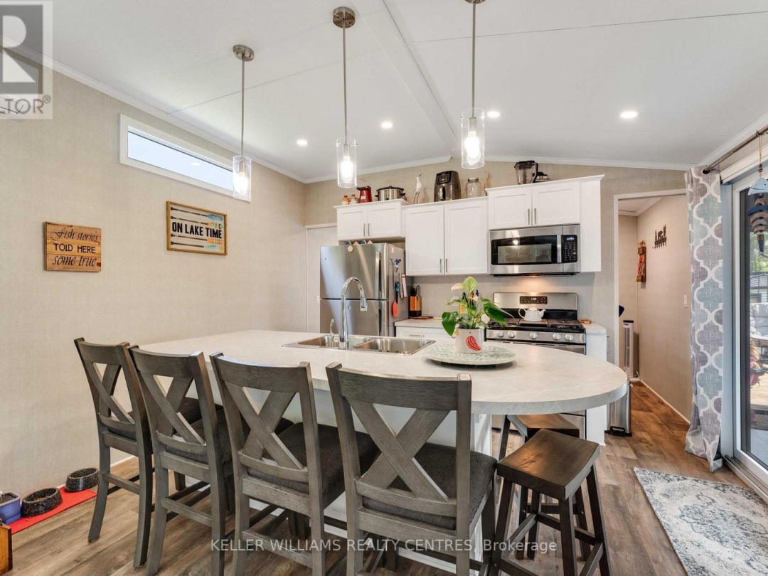 #38 Lakeridge 1047 Bonnie Lake Camp Road, Bracebridge (Macaulay)