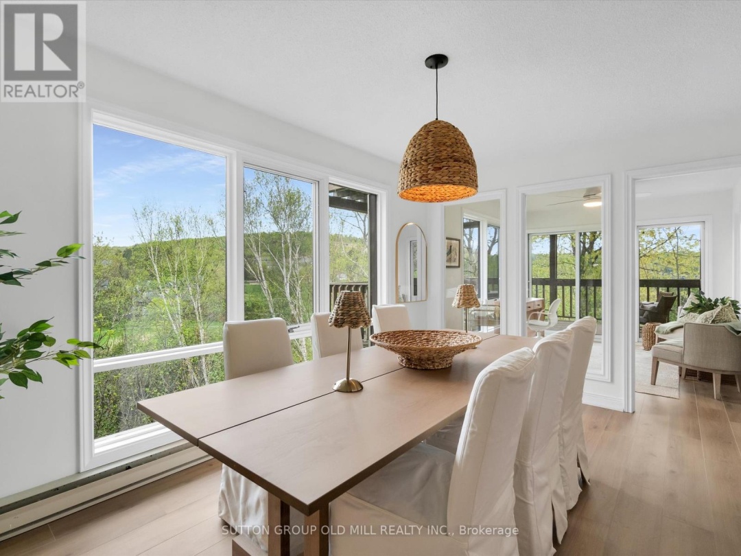 203 26 Deerhurst Drive, Peninsula Lake
