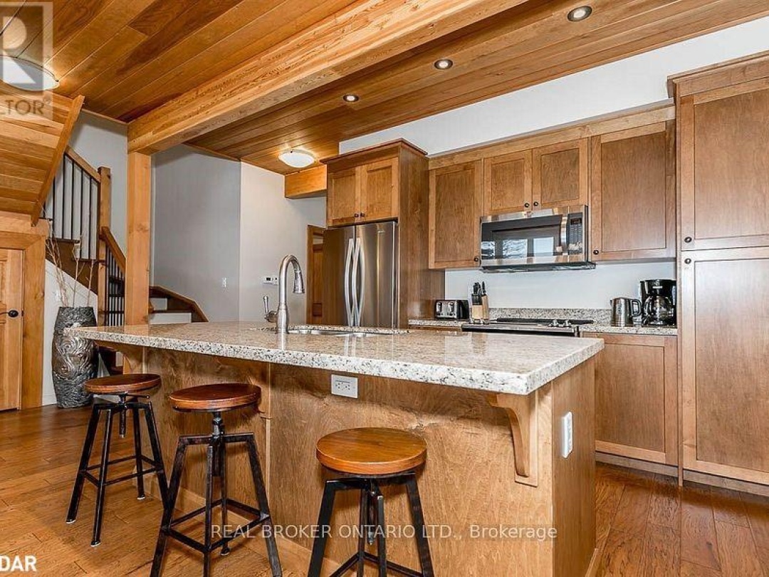 1841 Muskoka Road 118 Road W Unit# 1B, Lake Muskoka