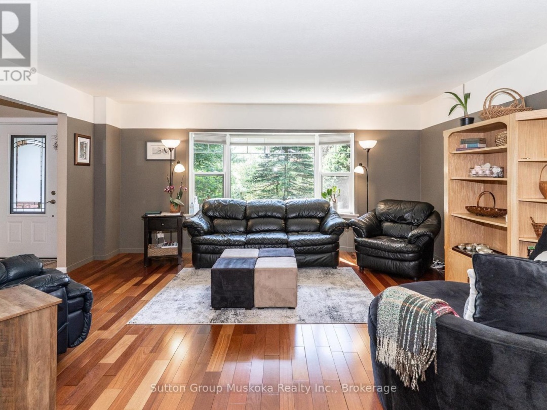 12 SILVER OAKS CRESCENT, 