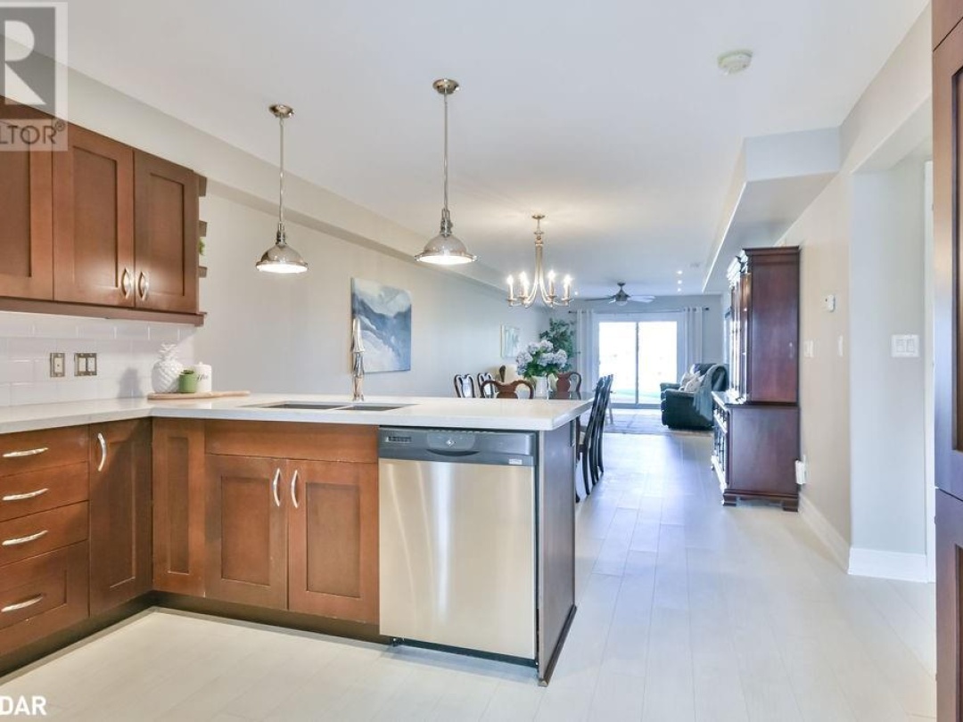 43 Creighton Street S Unit# 104, Lake Simcoe