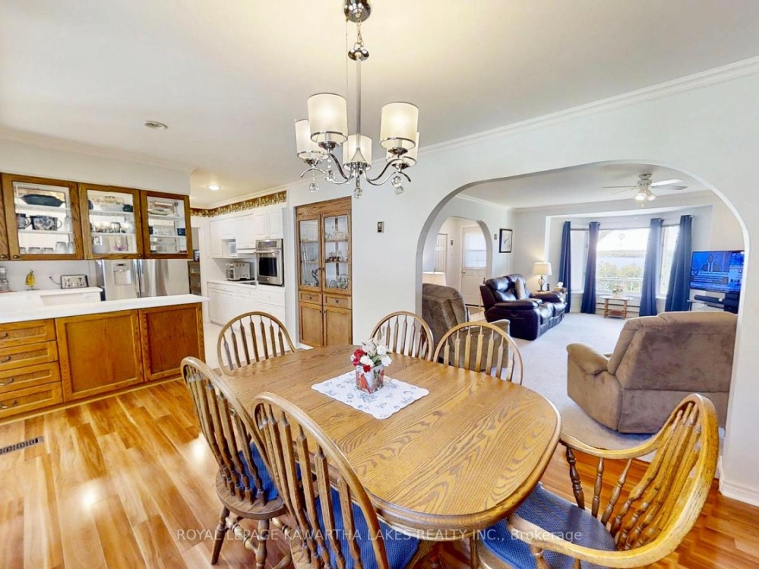 835 Cedar Glen Road, Sturgeon Lake