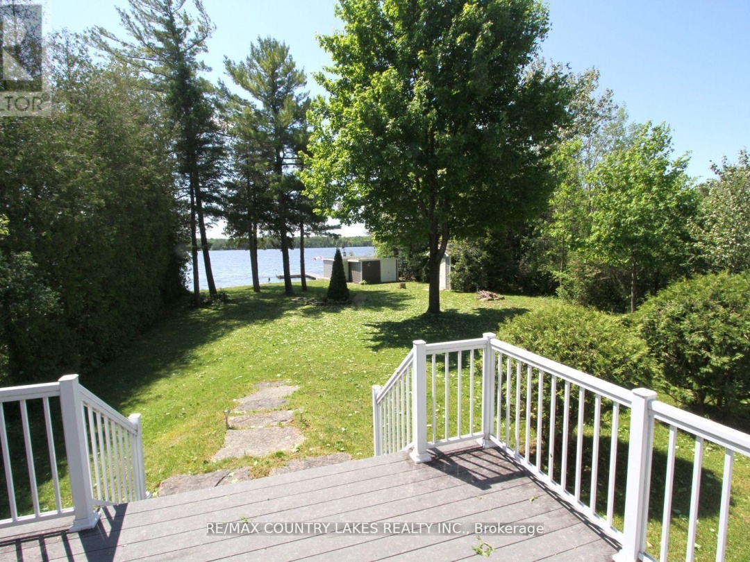 275 MCGUIRE BEACH ROAD, Canal Lake