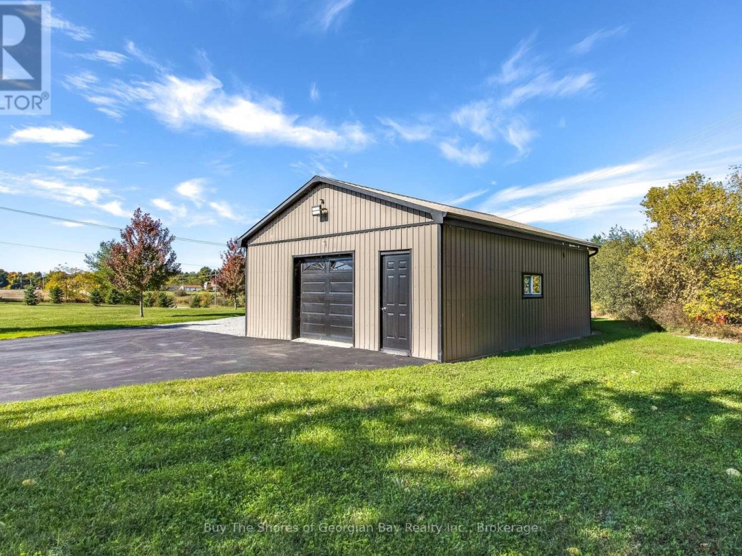 399 Dawson's Side Road, Tiny