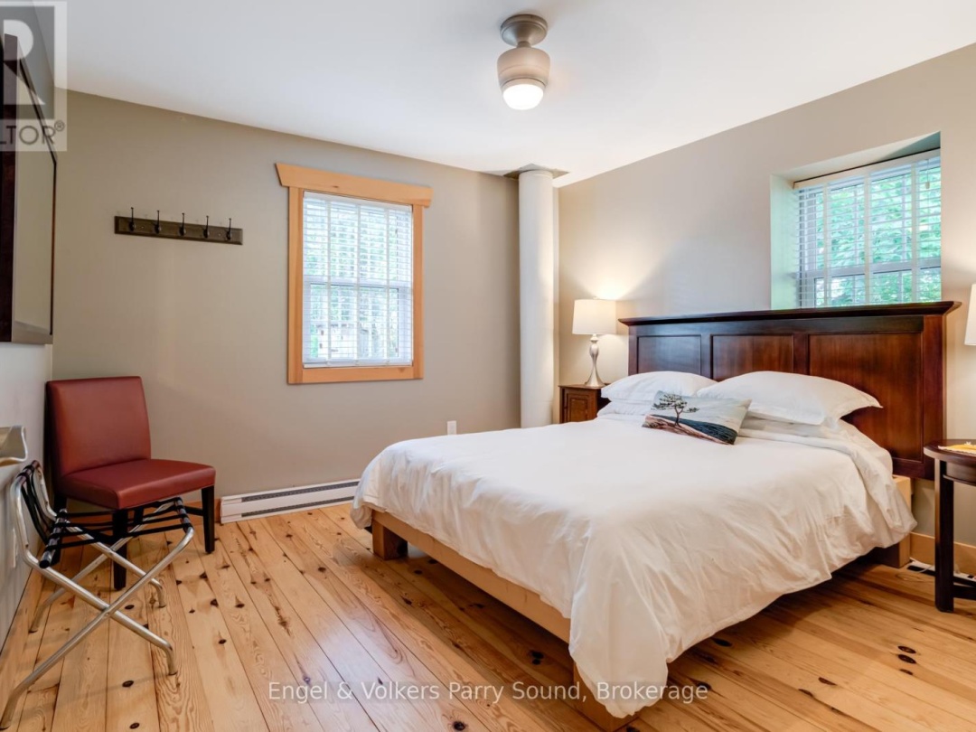 6 HARMONY LANE, 