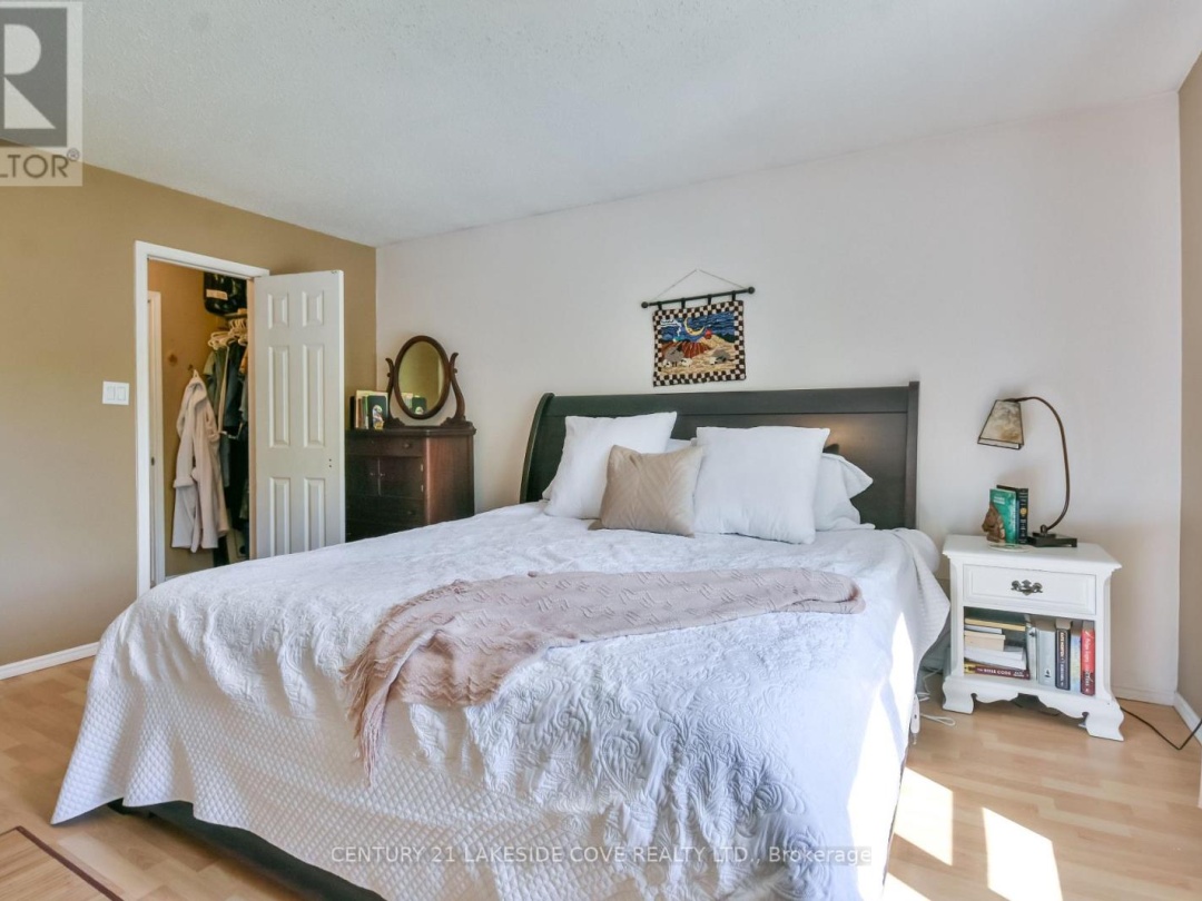 3976 Woodland Drive, Ramara