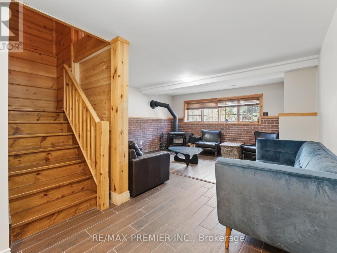 2441 LAKESHORE DRIVE, 