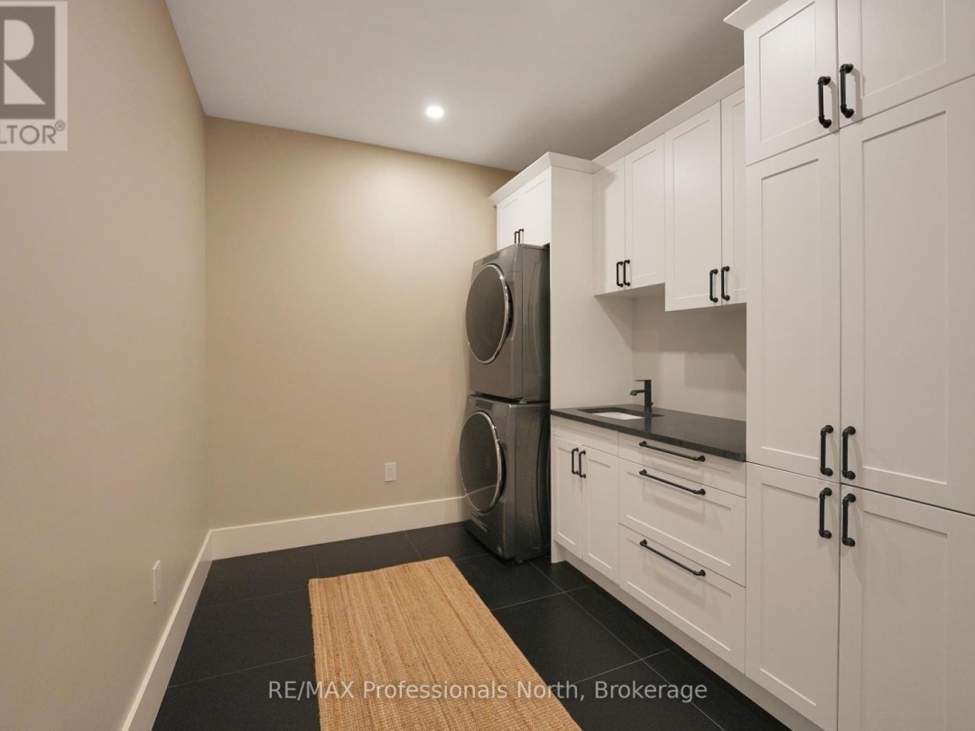 1034 Lone Wolf Crescent, Percy Lake