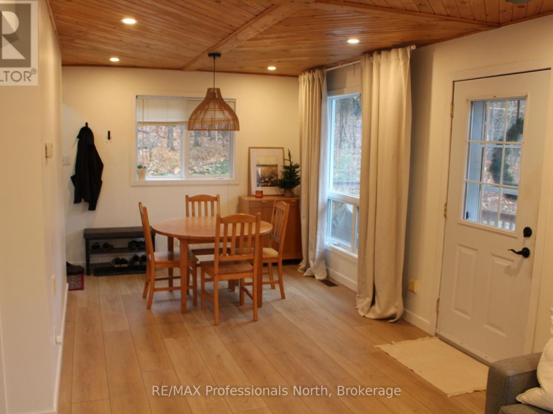 1121 OLD DONALD ROAD N, 