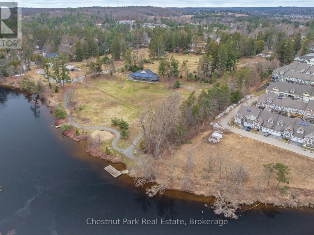 25 Durham Road, Muskoka River