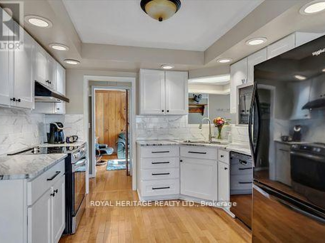 111 Beehive Drive, Sturgeon Lake