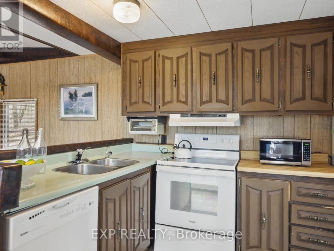 5B SOUTHWELL DRIVE, Horseshoe Lake