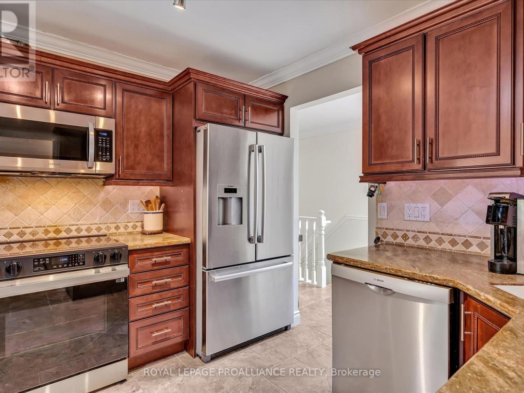 2 Patricia Place, Pigeon Lake