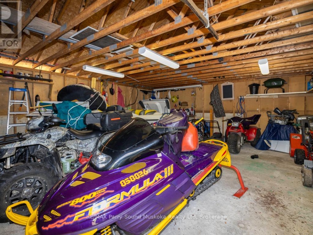 33 HOUSTON LANE, Otter Lake