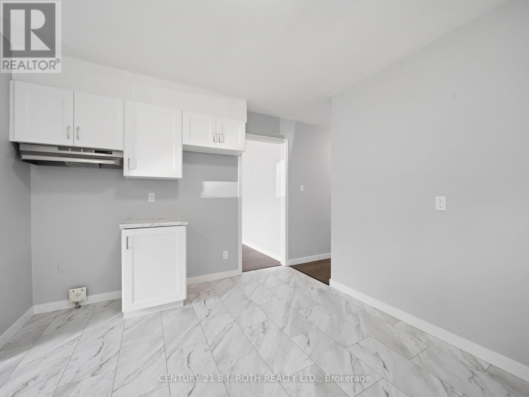138 SIMCOE STREET, 