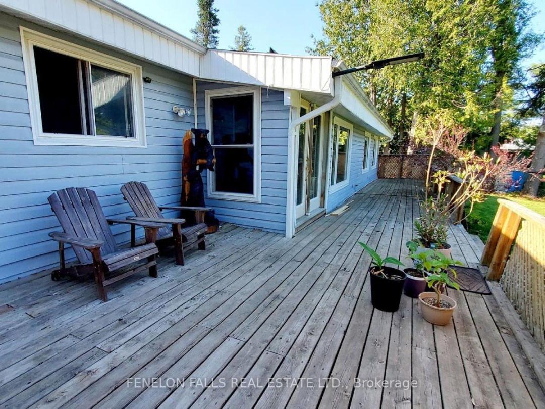 105 Cedarplank Road, Burnt Lake