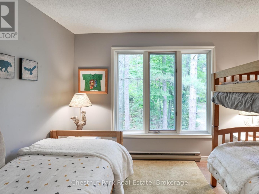 1049 Route 11 Road E, Kahshe Lake