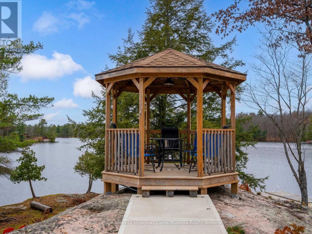 3298 Seydel Lane, Gloucester Pool