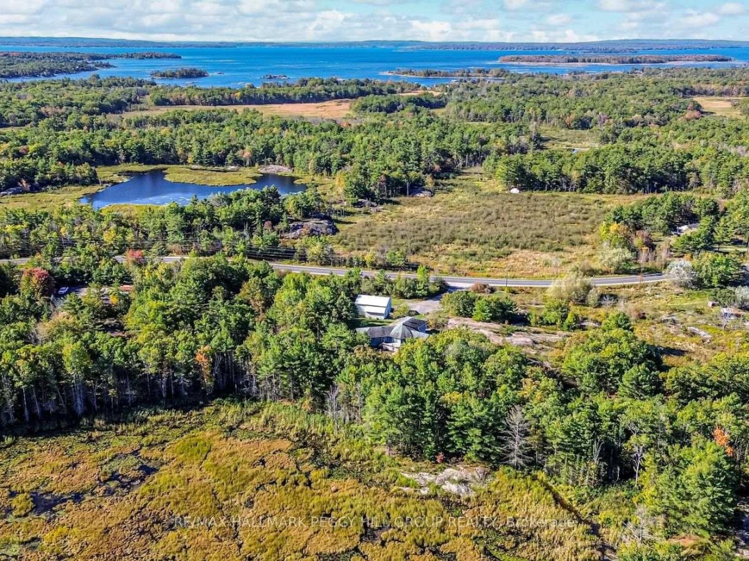 1564 HONEY HARBOUR ROAD, 