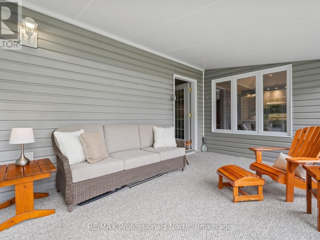 4 RED MAPLE COURT, 