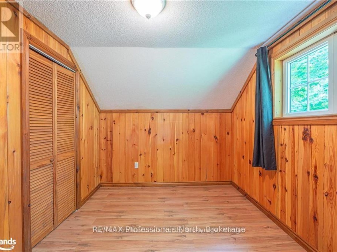 1026 DEWEY STREET, 