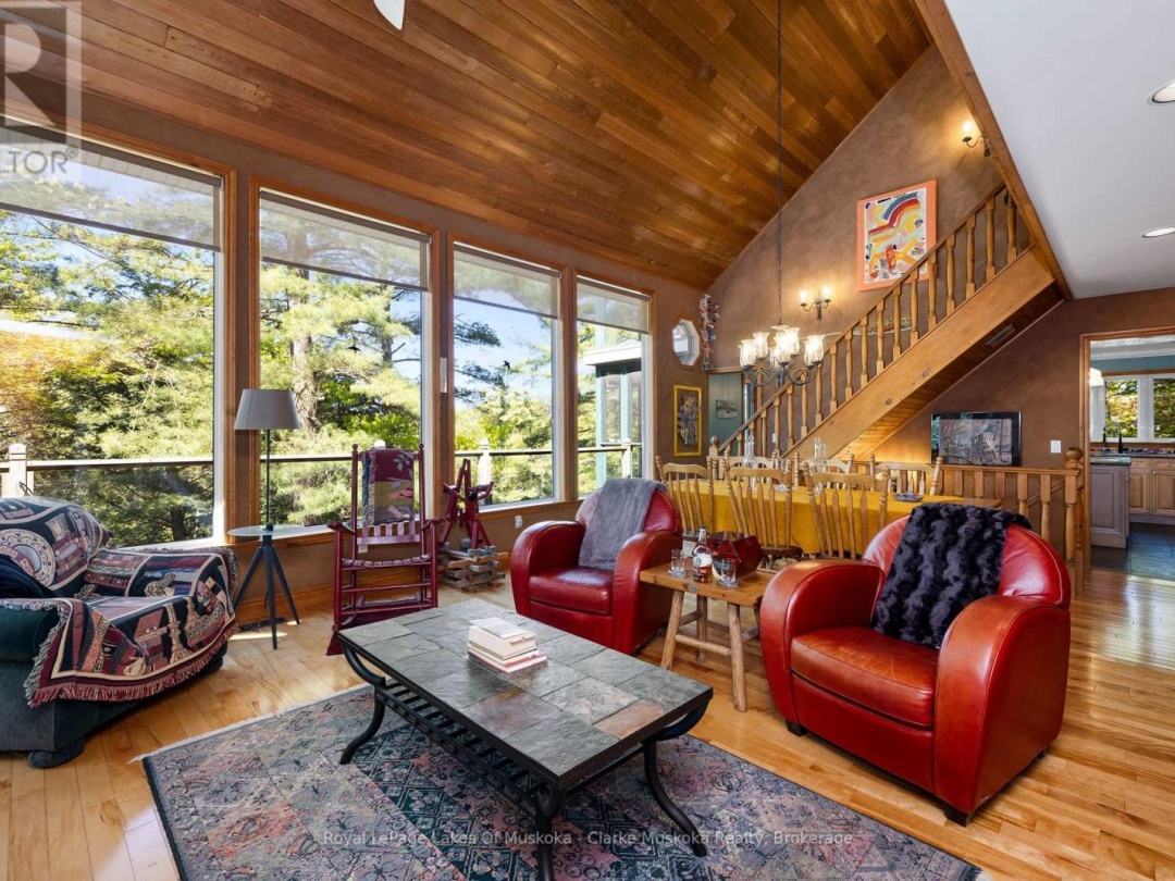 733 Whites Falls Road, Six Mile Lake