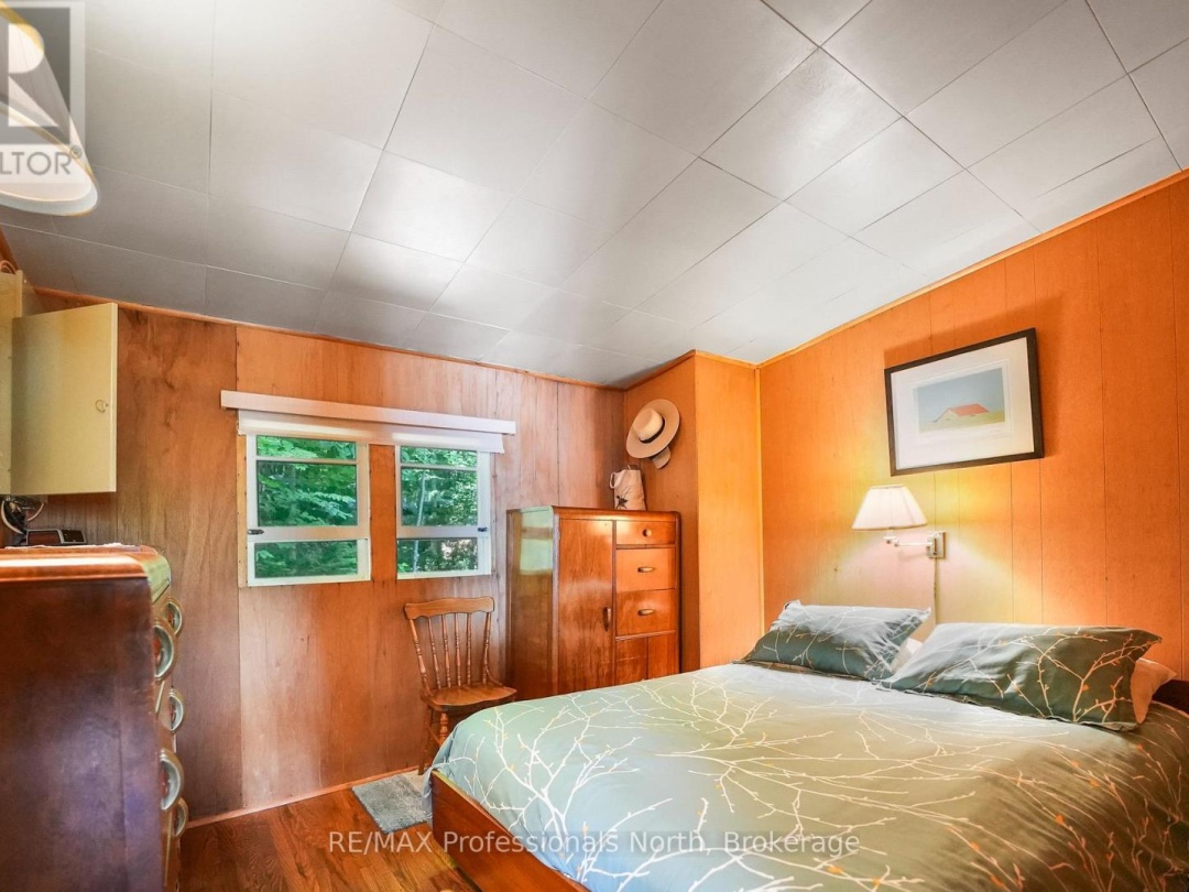 1089 AUTUMN LANE, 