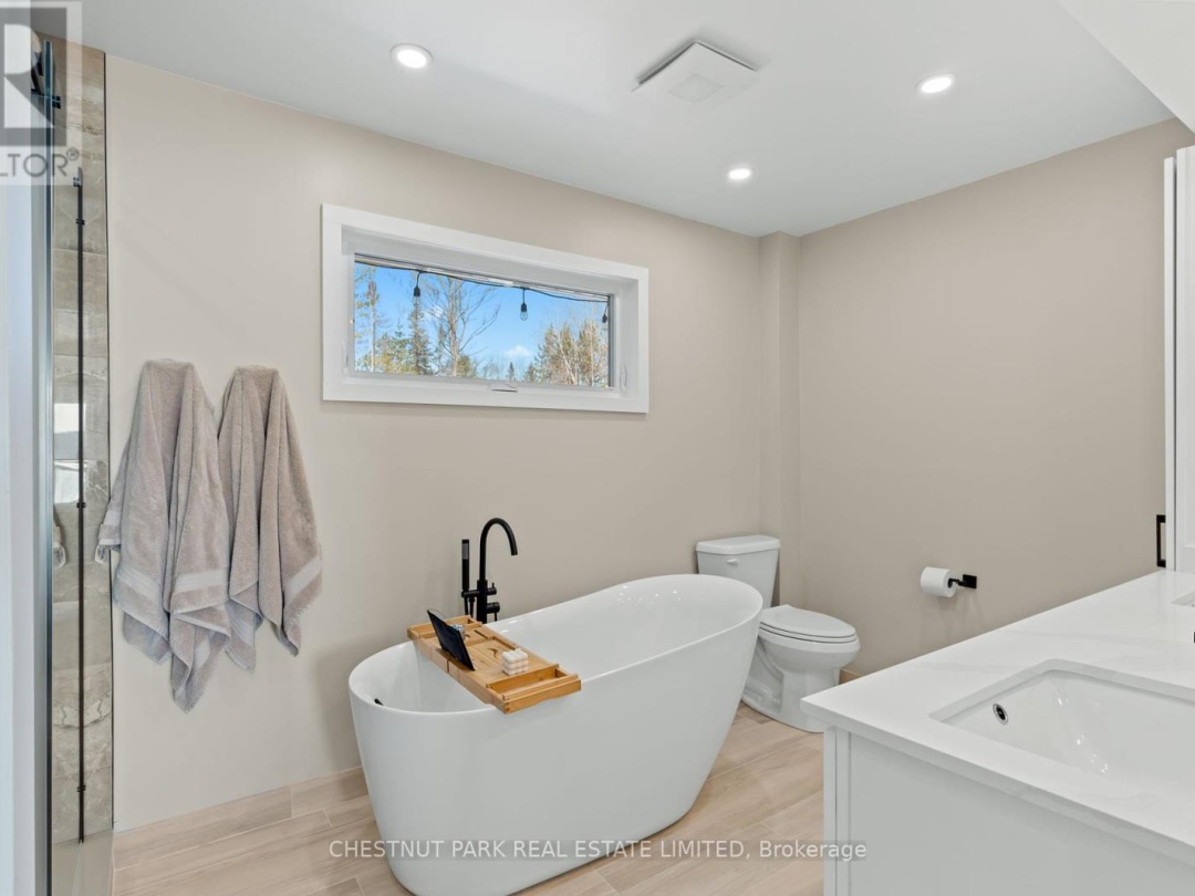 1168 Curry Road, Haliburton Lake