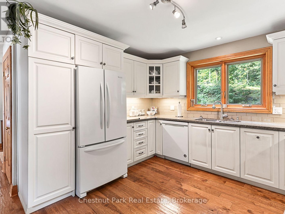 1669 NEWTON STREET, Redstone Lake