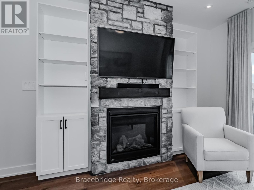 Bhv B203 1869 Muskoka Rd 118 Highway W, 