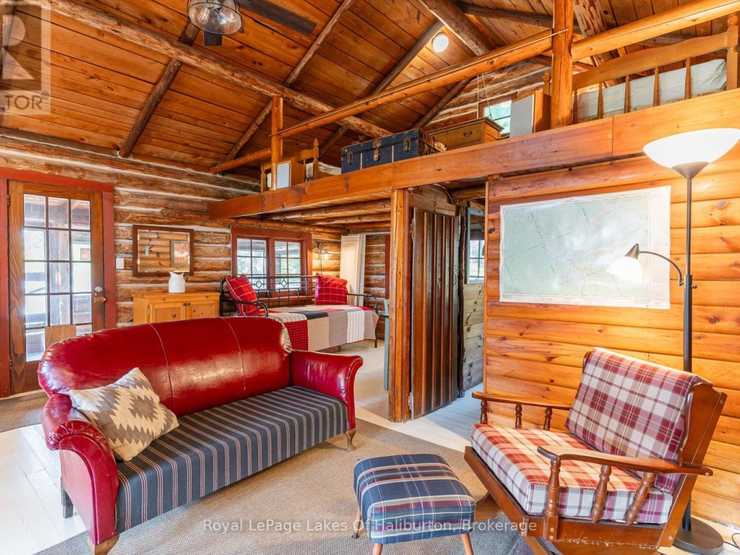 1070 Frank's Lane, Maple Lake