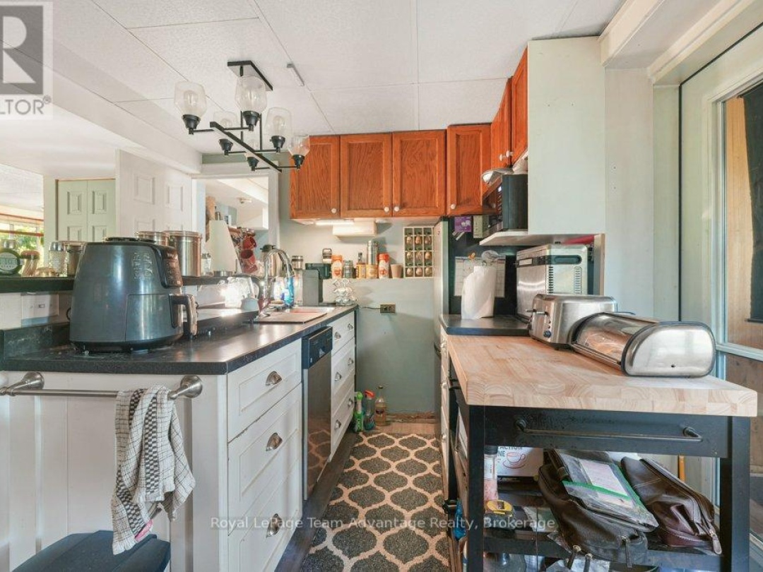 18 HORSESHOE LAKE ROAD, 