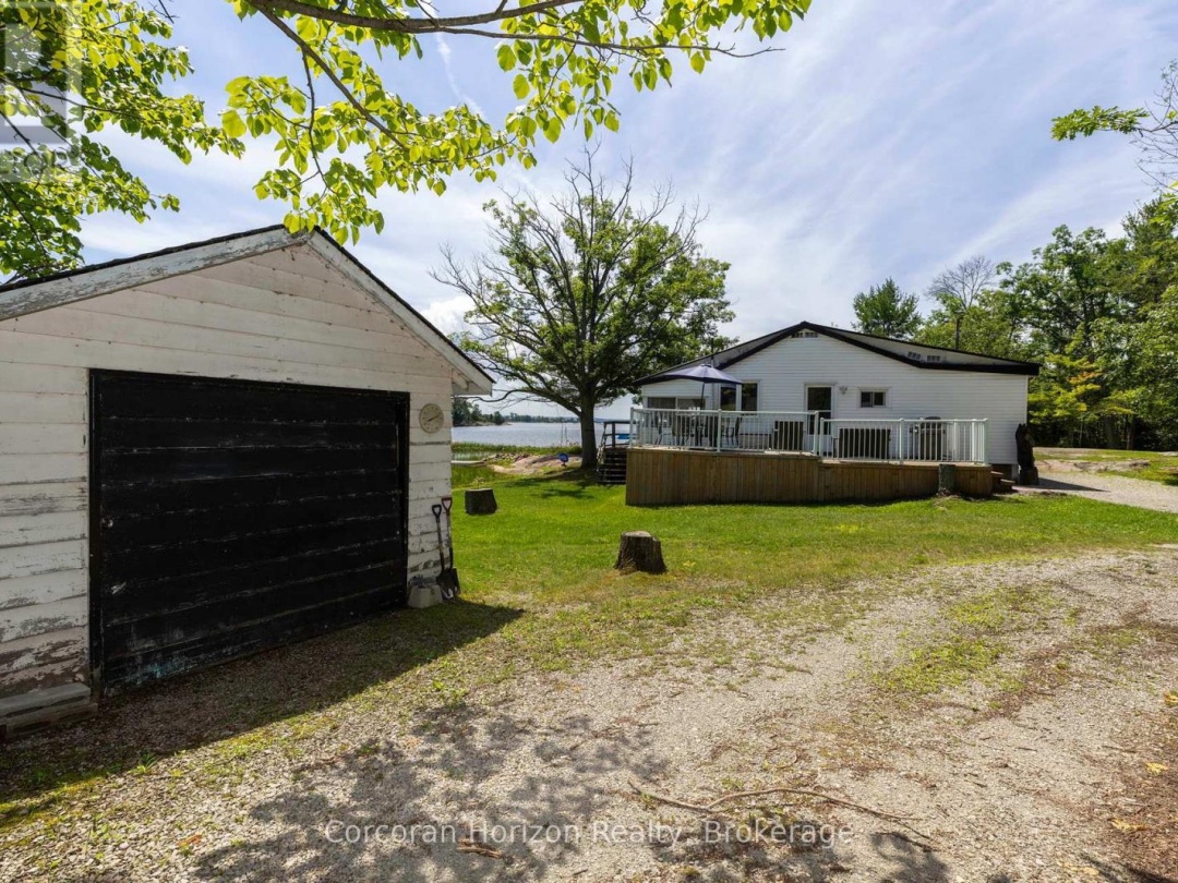 68 Wolverine Beach Rd, Georgian Bay