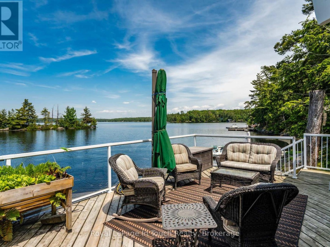 4 IS 270 GEORGIAN BAY ISLAND, 