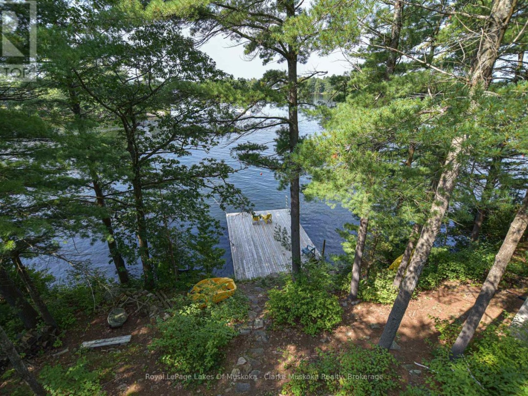 3946 East Shore Road, Gloucester Pool