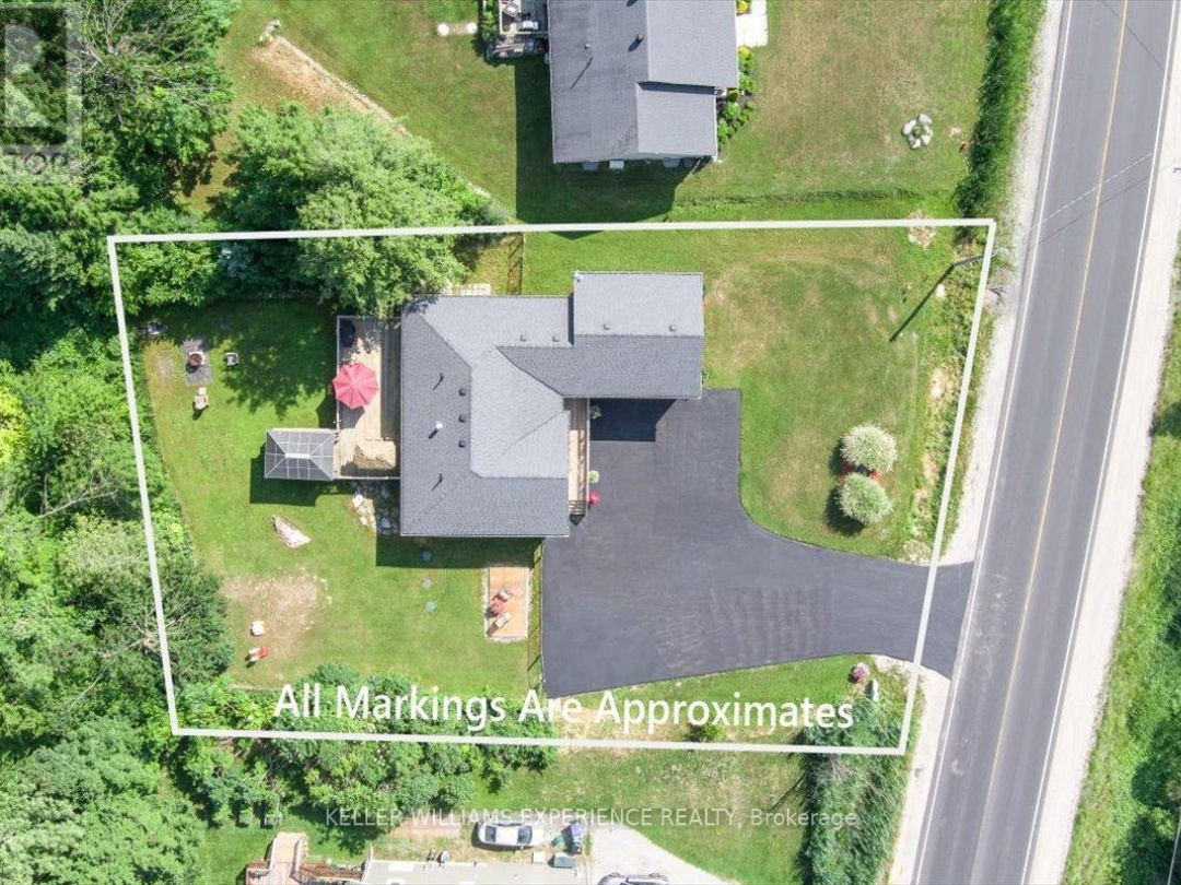 158 MOONSTONE ROAD E, 