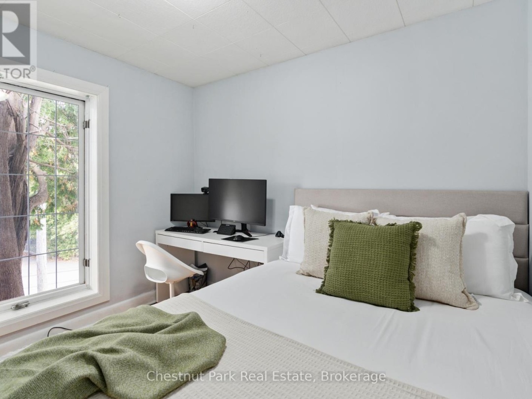 3 CORA STREET E, 