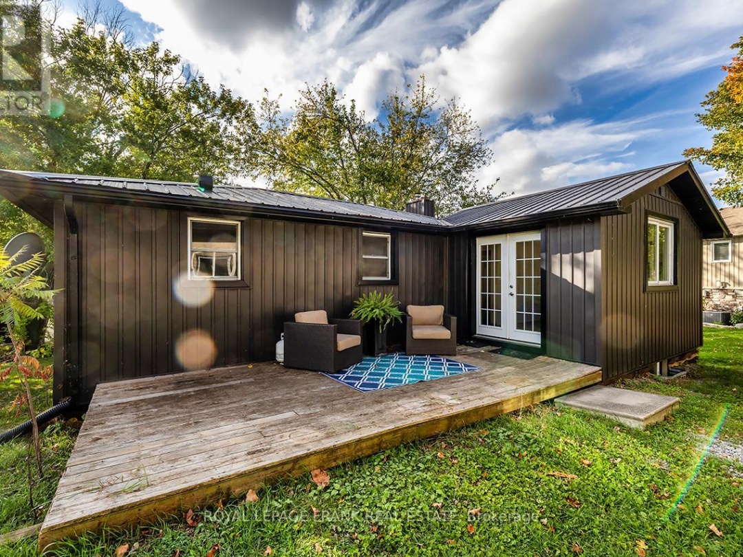 119 OAKDENE CRESCENT, 